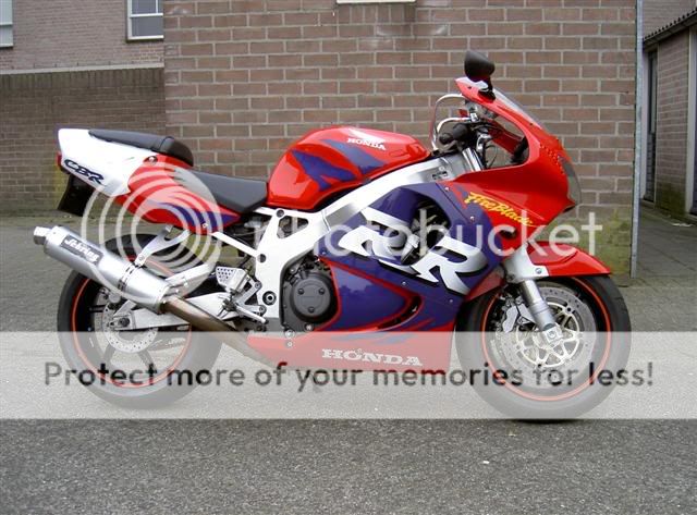 Mercy_CBR900RR.jpg